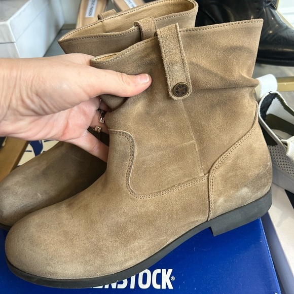 Birkenstock Shoes - Birkenstock Sarnia Slouch Leather suede Booties 40